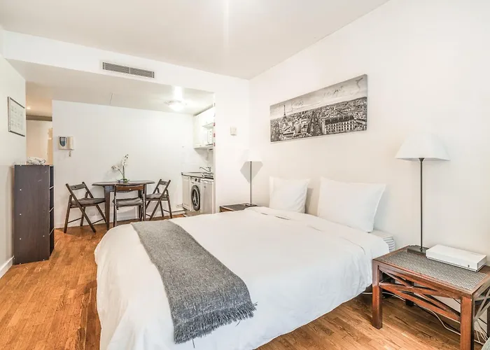 Champs Elysees Flat *